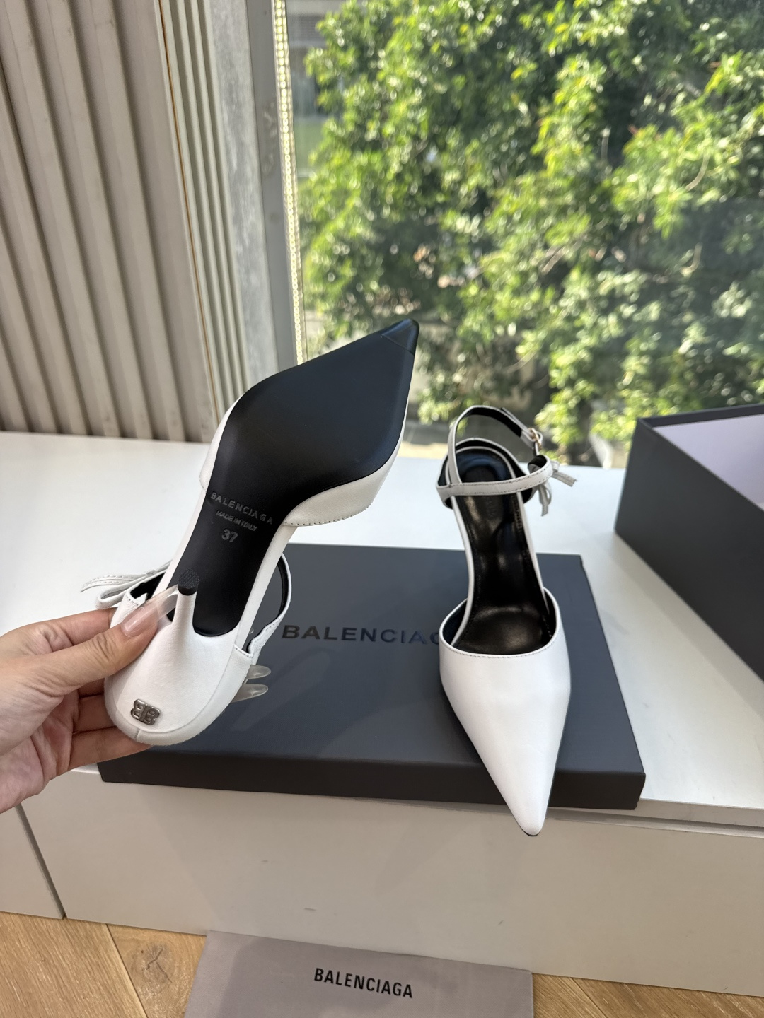 G289所见即所得Balenciag巴黎世家芭蕾高跟单鞋舞鞋巴黎世家非常经典的设计，高跟鞋非常性感，搭配狂野自我！不羁风