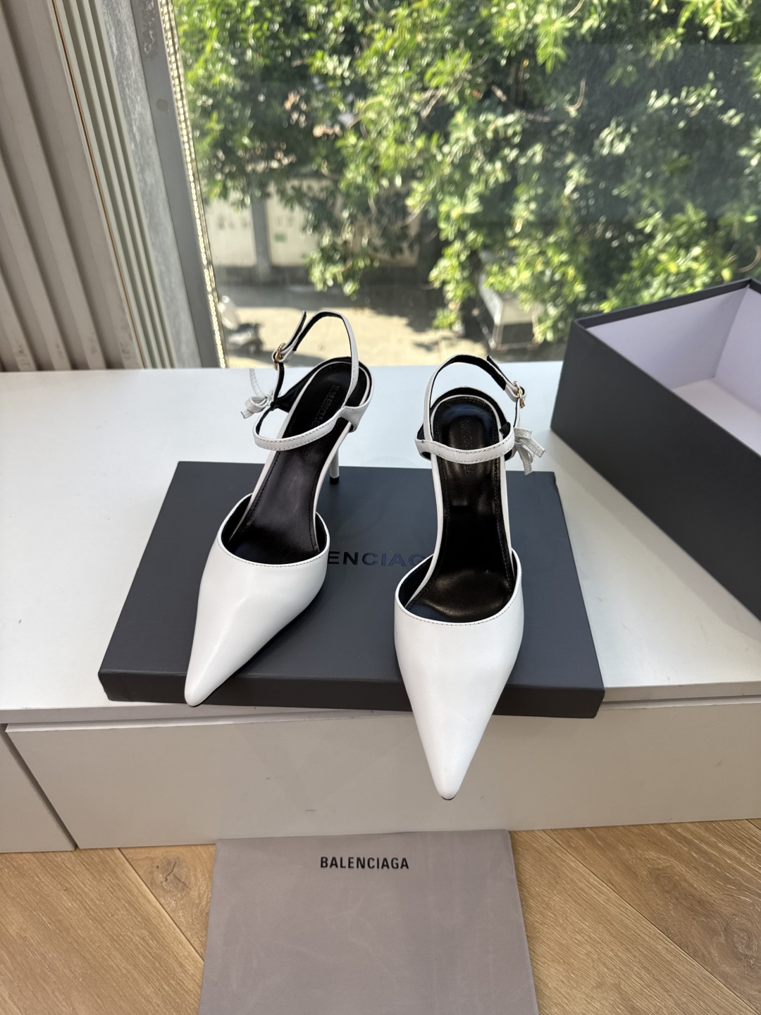 G289所见即所得Balenciag巴黎世家芭蕾高跟单鞋舞鞋巴黎世家非常经典的设计，高跟鞋非常性感，搭配狂野自我！不羁风