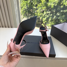 G289所见即所得Balenciag巴黎世家芭蕾高跟单鞋舞鞋巴黎世家非常经典的设计,高跟鞋非常性感,搭配狂野自我!不羁风 G289所见即所得Balenciag巴黎世家芭蕾高跟单鞋舞鞋巴黎世家非常经典的设计,高跟鞋非常性感,搭配狂野自我!不羁风