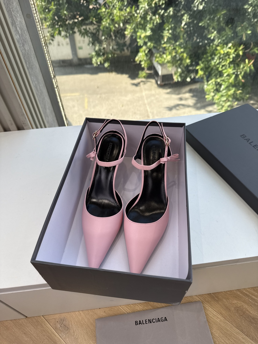 G289所见即所得Balenciag巴黎世家芭蕾高跟单鞋舞鞋巴黎世家非常经典的设计，高跟鞋非常性感，搭配狂野自我！不羁风