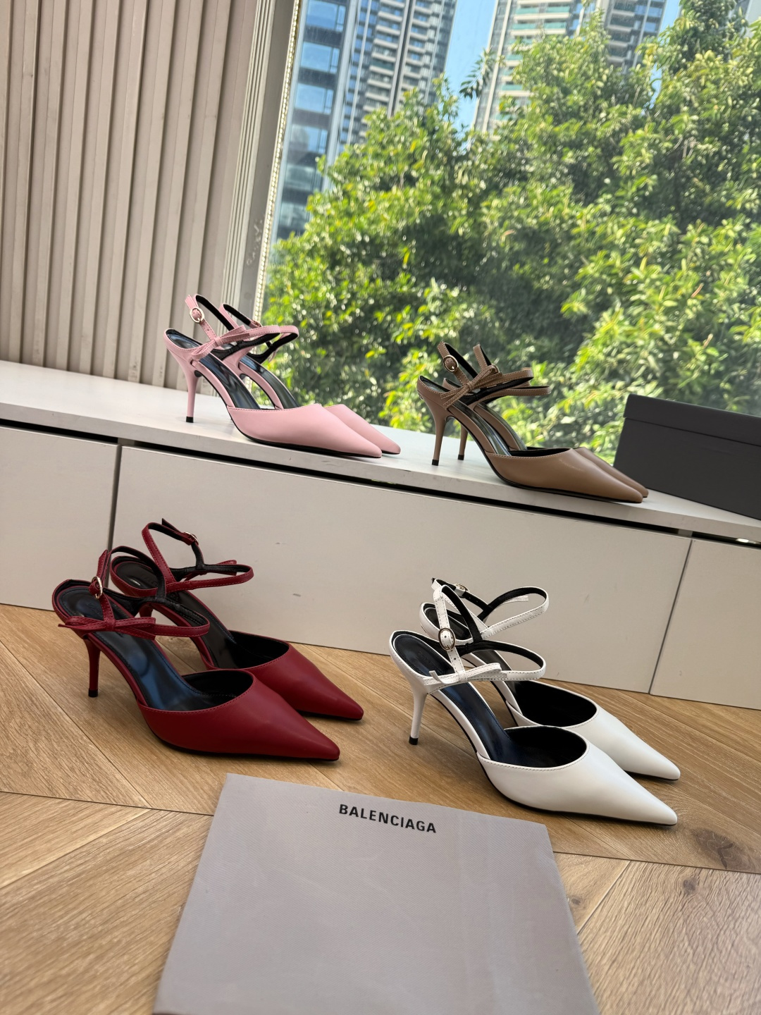 G289所见即所得Balenciag巴黎世家芭蕾高跟单鞋舞鞋巴黎世家非常经典的设计，高跟鞋非常性感，搭配狂野自我！不羁风