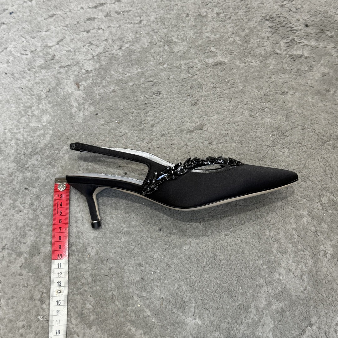 G289所见即所得Balenciag巴黎世家芭蕾高跟单鞋舞鞋巴黎世家非常经典的设计,高跟鞋非常性感,搭配狂野自我!不羁风 G289所见即所得Balenciag巴黎世家芭蕾高跟单鞋舞鞋巴黎世家非常经典的设计,高跟鞋非常性感,搭配狂野自我!不羁风