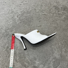 G289所见即所得Balenciag巴黎世家芭蕾高跟单鞋舞鞋巴黎世家非常经典的设计,高跟鞋非常性感,搭配狂野自我!不羁风 G289所见即所得Balenciag巴黎世家芭蕾高跟单鞋舞鞋巴黎世家非常经典的设计,高跟鞋非常性感,搭配狂野自我!不羁风