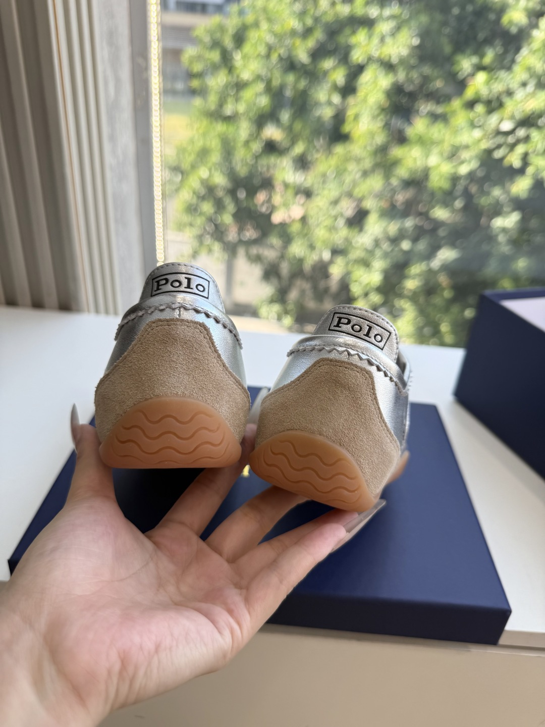 G024 Ralph Lauren 拉夫劳伦 女士拼接低帮运动鞋休闲德训鞋 超多明星时尚博主种草 阿甘鞋鞋型设计经典永不 G024 Ralph Lauren 拉夫劳伦 女士拼接低帮运动鞋休闲德训鞋 超多明星时尚博主种草 阿甘鞋鞋型设计经典永不