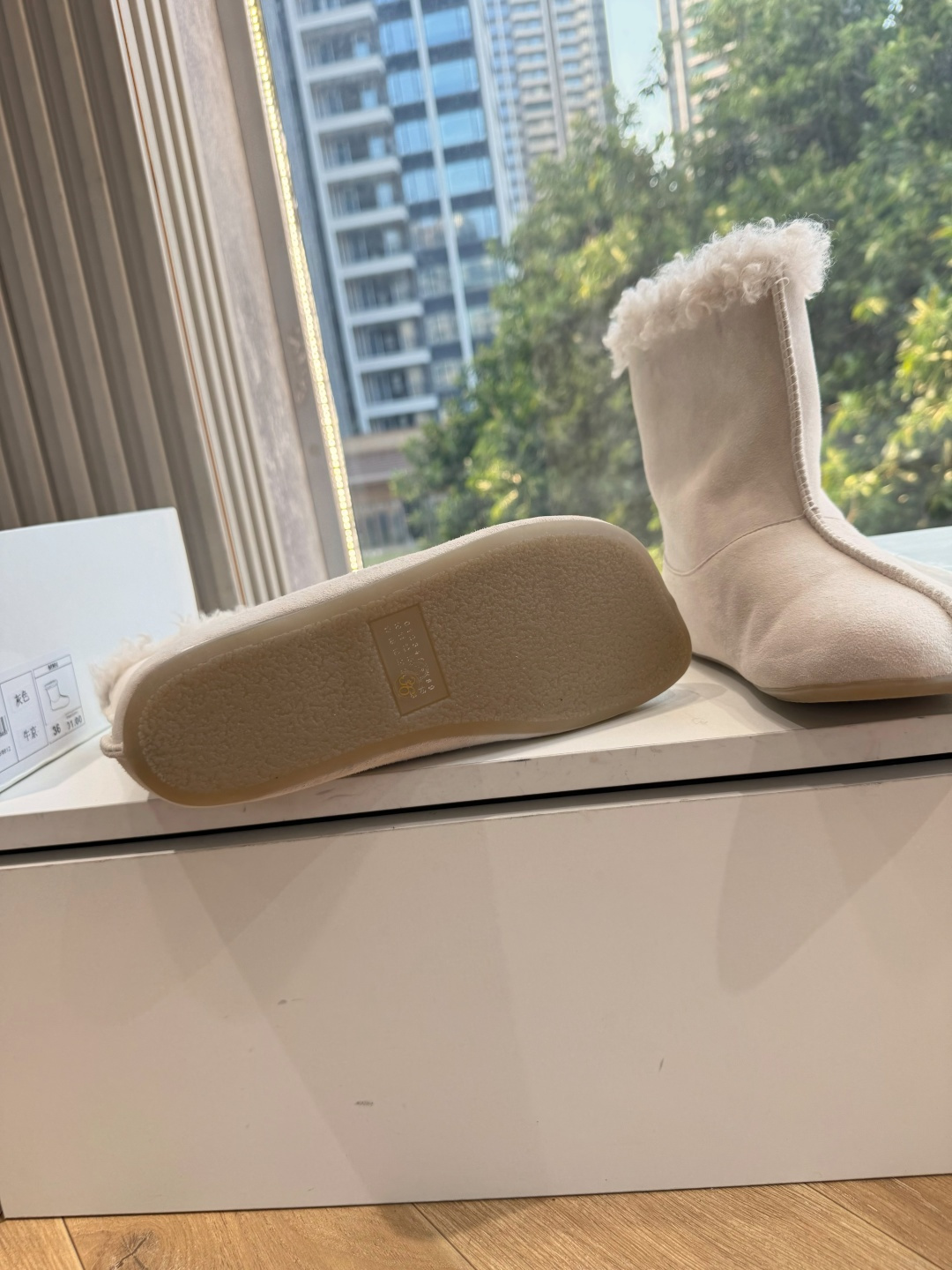 G077顶级品质Maison Margiel*26ss早秋新款翻毛皮毛边短靴 自带松弛复古文艺氛围感，柔和鞋型搭配卷卷毛