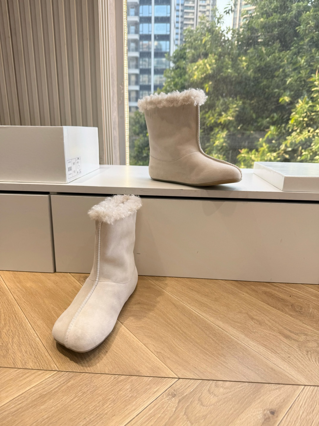 G077顶级品质Maison Margiel*26ss早秋新款翻毛皮毛边短靴 自带松弛复古文艺氛围感，柔和鞋型搭配卷卷毛