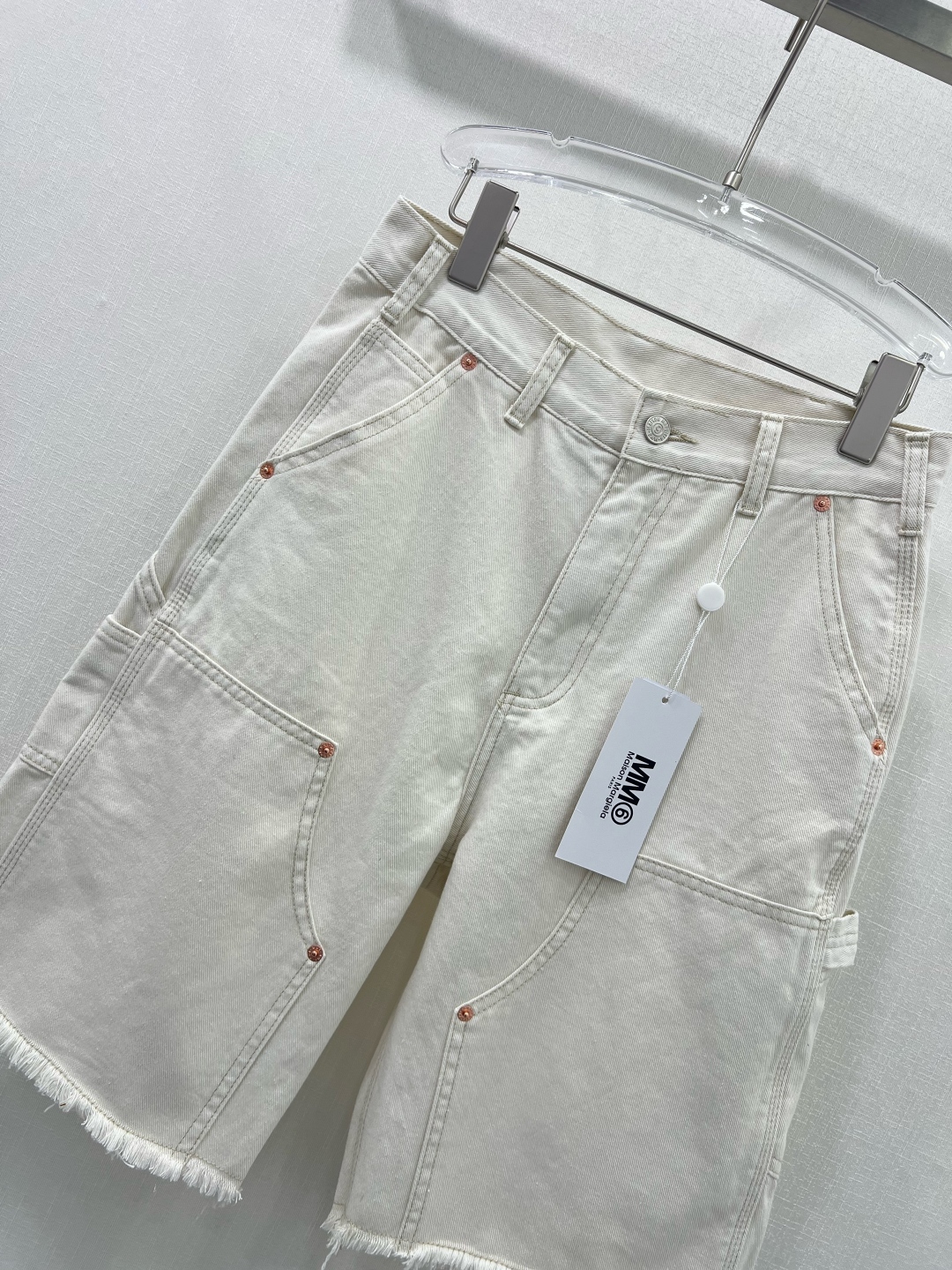 New MM6 Margiela Jeans: Single-Size Female Suit Packaging with Classic Design - 图片 3