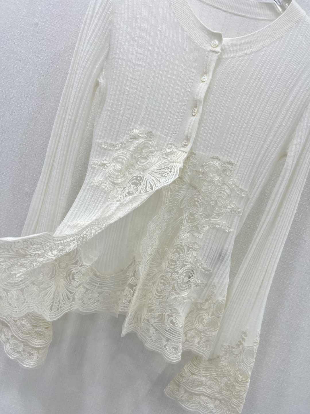 Ermanno Scervino Lace Knit Shirt with Unique Cufflink Detail - 图片 5