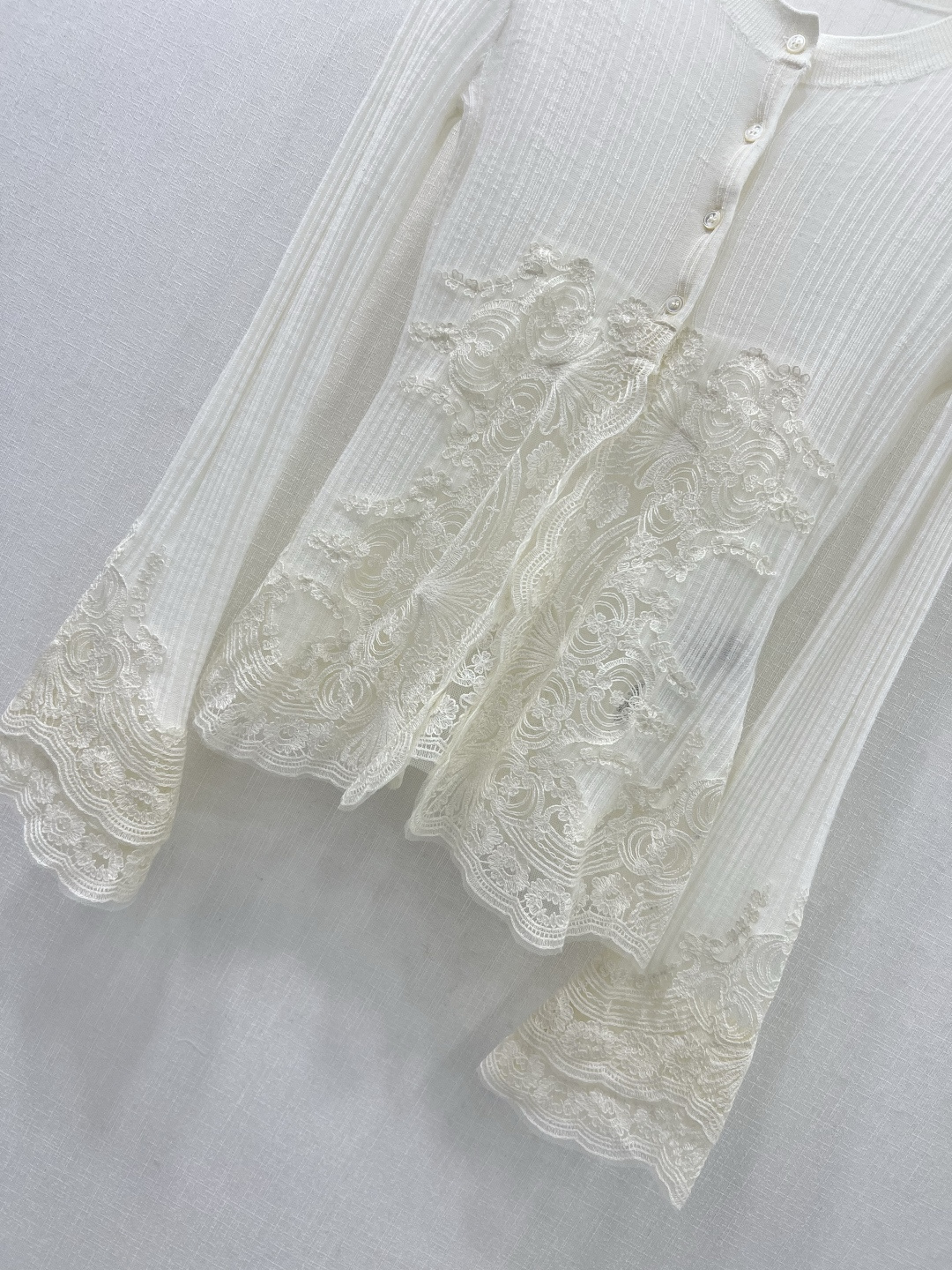 Ermanno Scervino Lace Knit Shirt with Unique Cufflink Detail - 图片 3