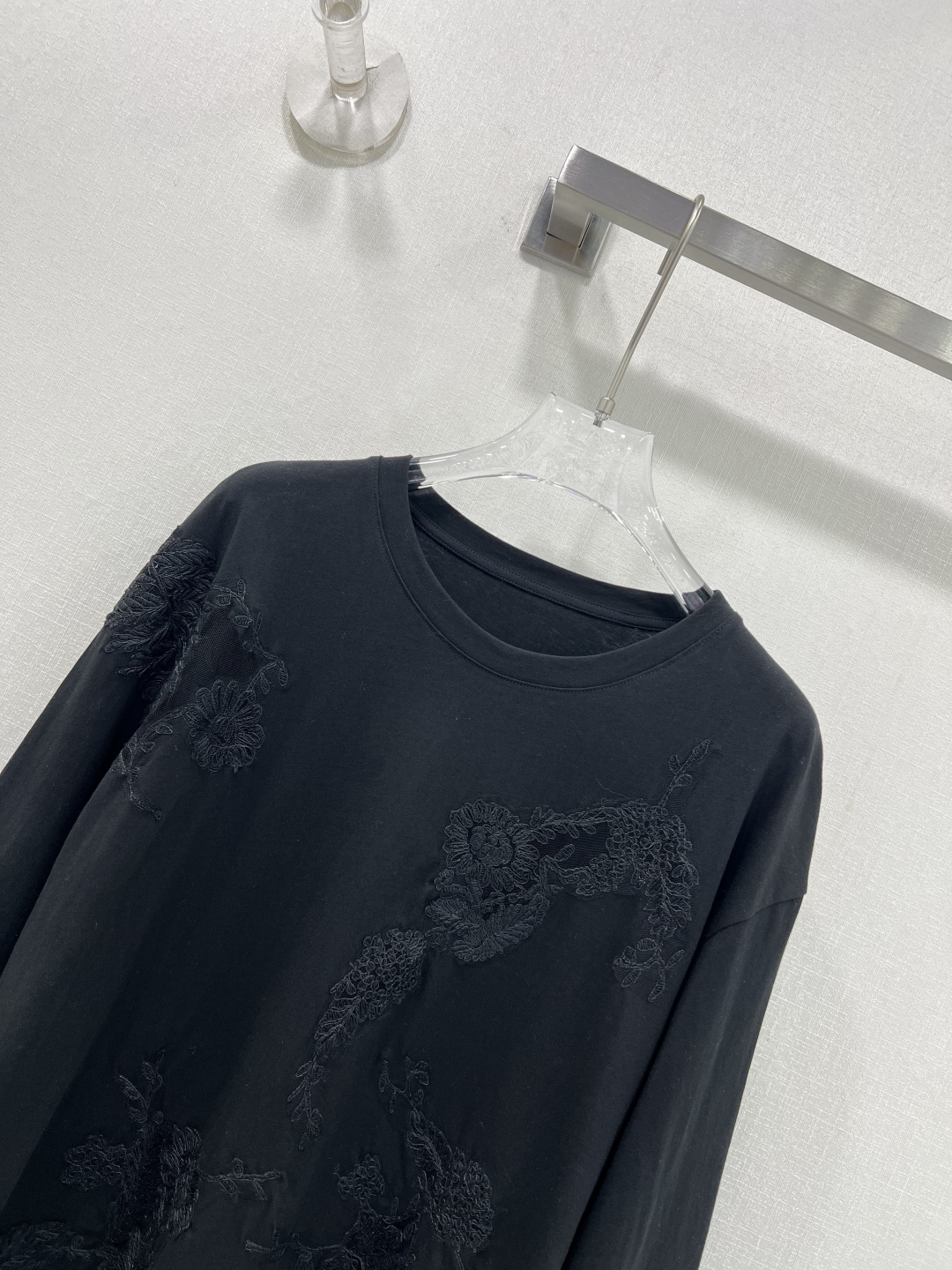 Stylish Female Suit by Ermanno Scervino: New Spring Collection with Premium Quality. - 图片 2