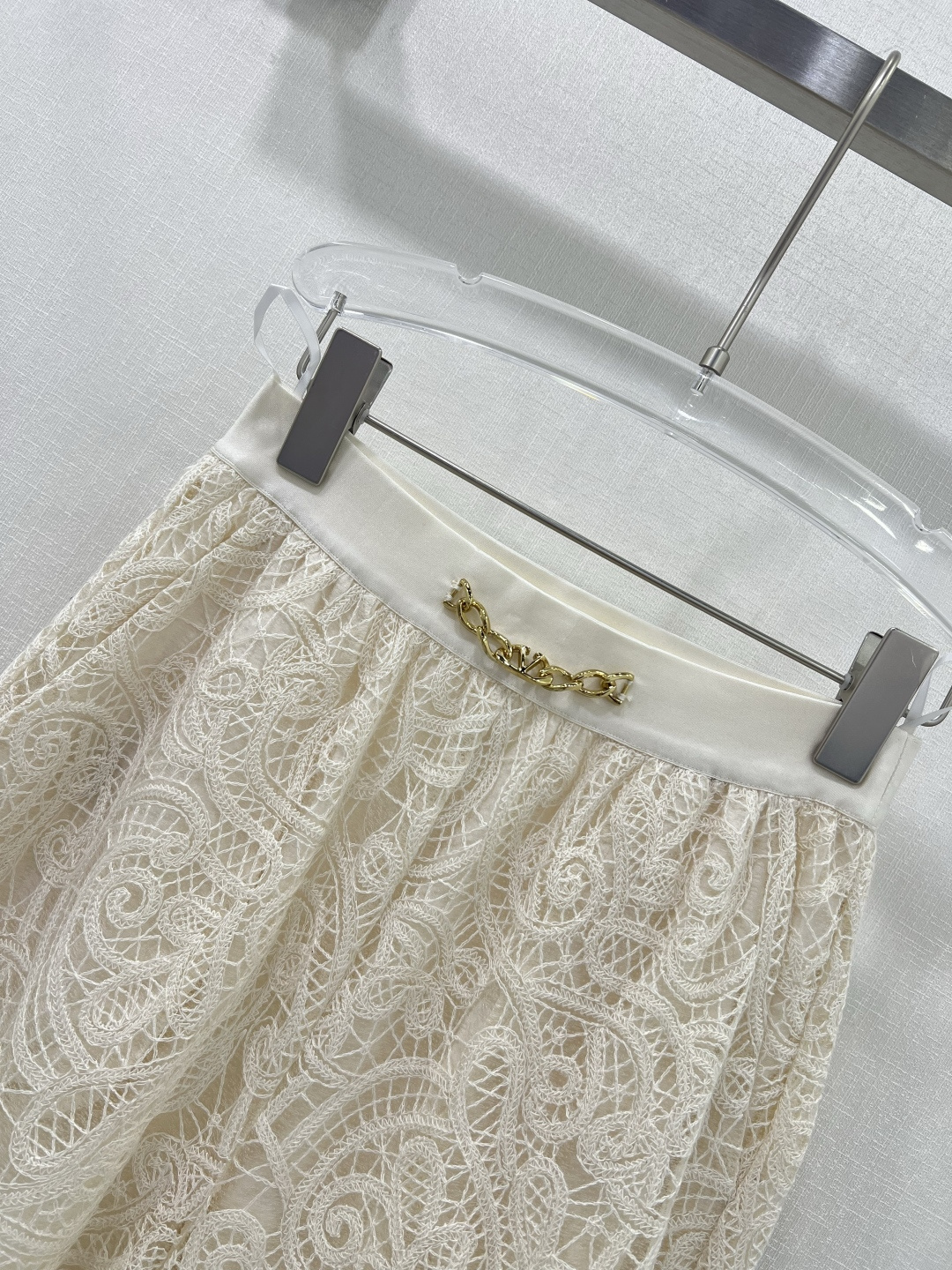 Stylish Women’s Suit with French Lace Shorts and V-String – Valentin Warren/Tennu 25 - 图片 2