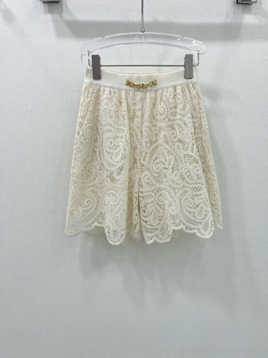 Stylish Women’s Suit with French Lace Shorts and V-String – Valentin Warren/Tennu 25