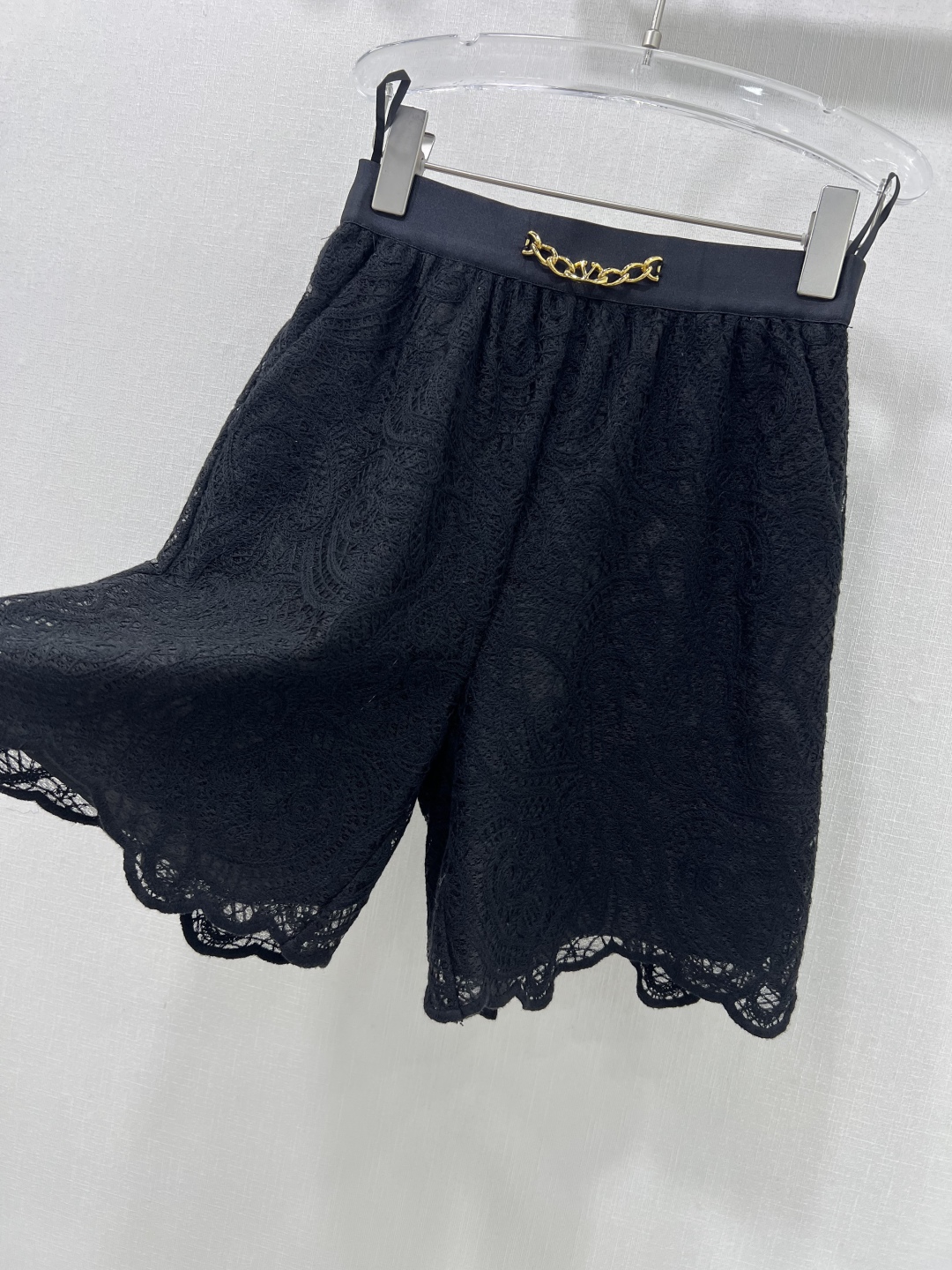 Stylish Valentin Warren/Tennu Women’s Suit with French Lace Shorts – Review - 图片 5