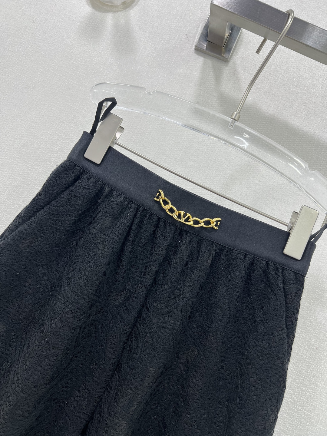 Stylish Valentin Warren/Tennu Women’s Suit with French Lace Shorts – Review - 图片 3