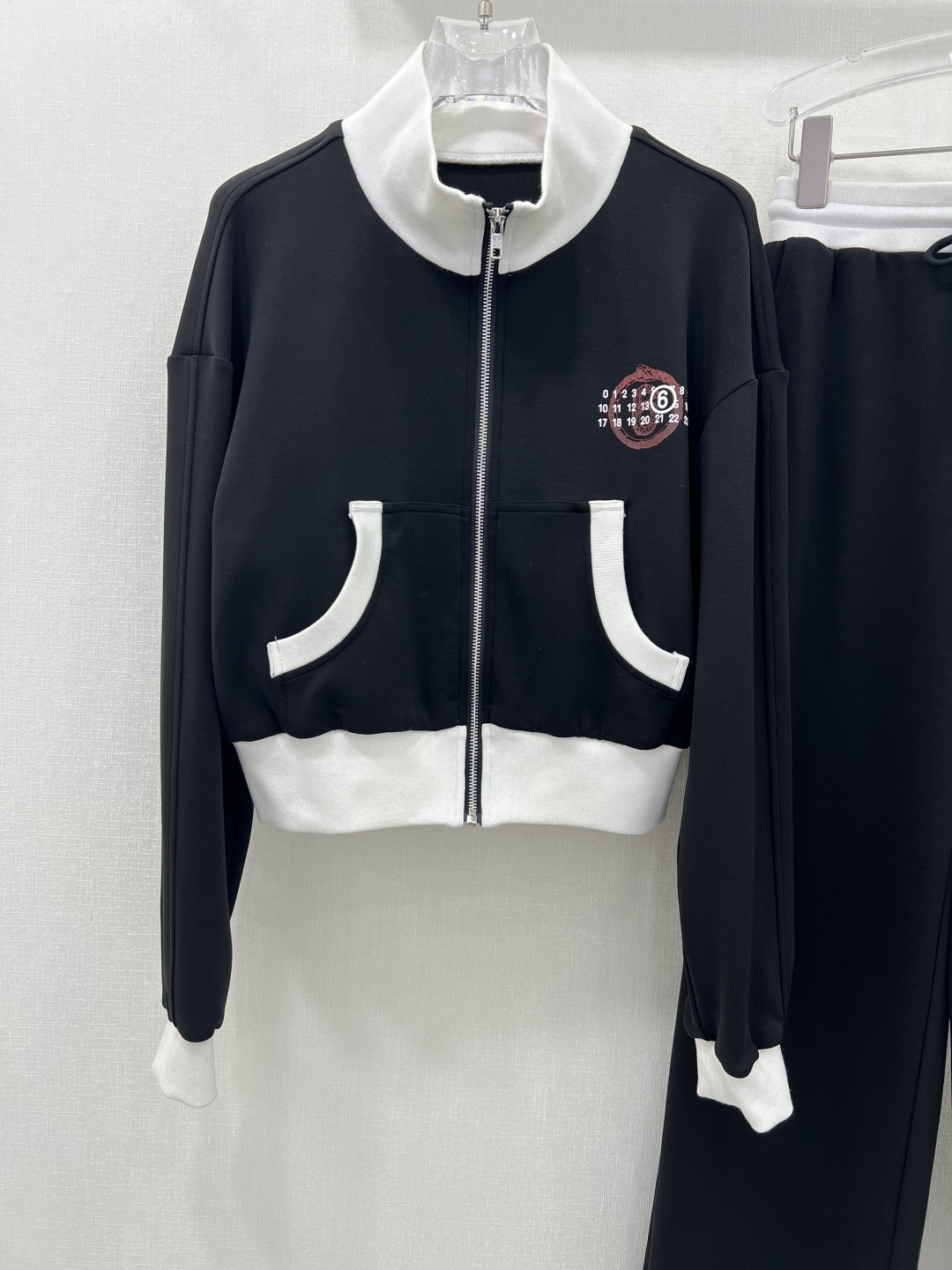 Stylish and Ridiculous: P863 Girl’s Dress Review with Maggie/Ramm6 225 Zipper Jacket - 图片 2