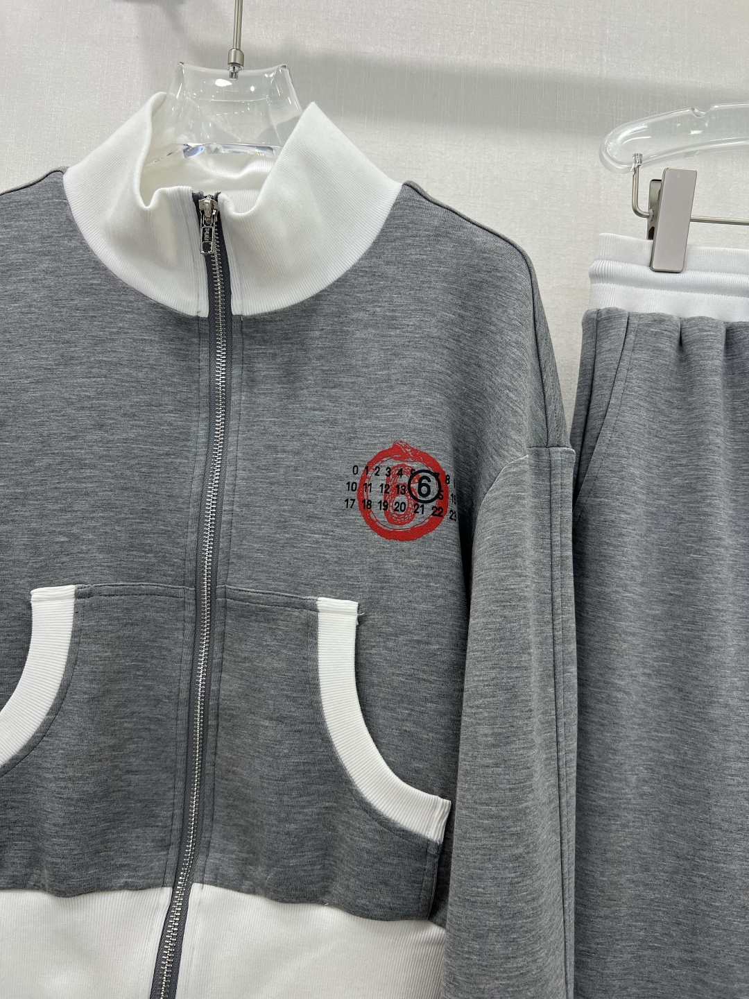 Stylish and Ridiculous: P863 Girl’s Dress Review with Maggie/Ramm6 225 Zipper Jacket - 图片 4