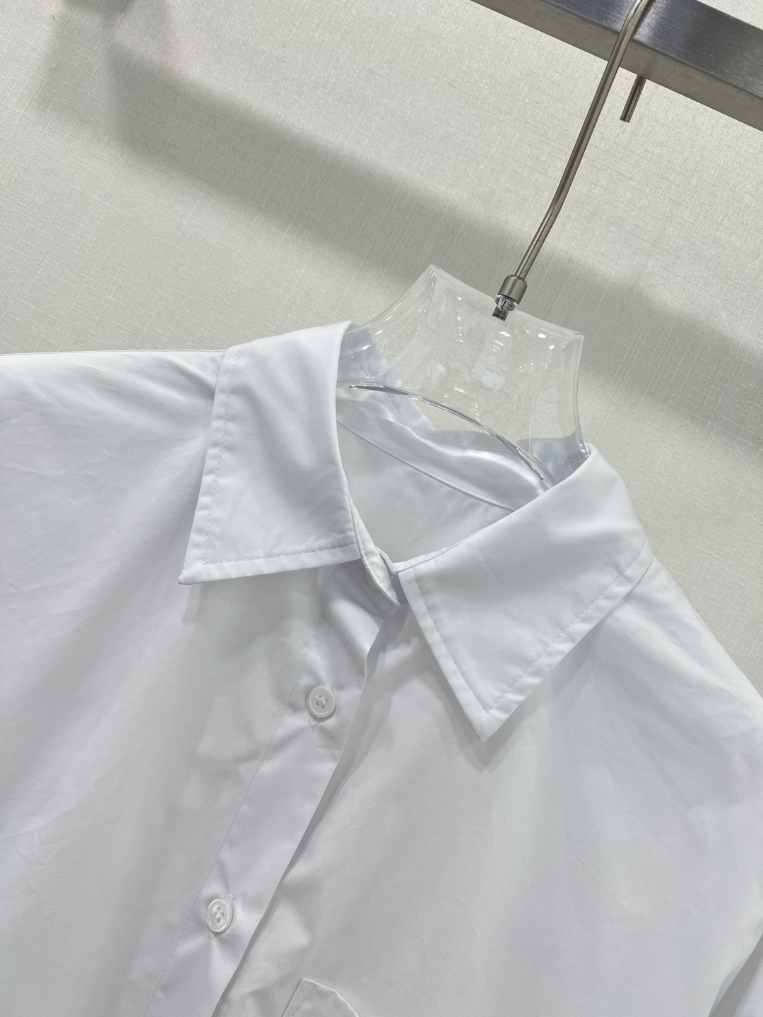 Original Scavenger Dress: Alex Wang White Shirt with Luxe Logo Embroidery - 图片 2