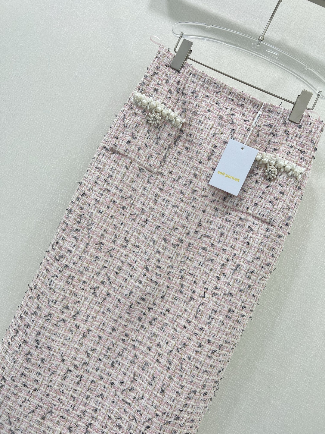 Fashion Alert: Selfportrai’s Latest P771 Stingy Dress with Tweed Details - 图片 5