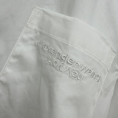🔥🔥AleXander* wang 26新款领口铆钉短款下摆抽绳衬衫 领口的满钻铆钉也太戳我了!精致又 🔥🔥AleXander* wang 26新款领口铆钉短款下摆抽绳衬衫 领口的满钻铆钉也太戳我了!精致又