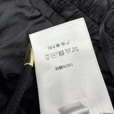 🔥🔥DIO*26新款阔腿裤 裤身满印品牌标志性的Oblique老花暗纹,自带绸缎般的轻薄尼龙 细腻光泽 🔥🔥DIO*26新款阔腿裤 裤身满印品牌标志性的Oblique老花暗纹,自带绸缎般的轻薄尼龙 细腻光泽