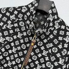 🔥🔥Louis Vuitto*26新款 Monogram提花透视防晒外套,Monogram提花,自带品牌 🔥🔥Louis Vuitto*26新款 Monogram提花透视防晒外套,Monogram提花,自带品牌
