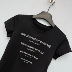 🔥🔥Alexander Wa*g26新款辣妹风短款T恤 胸前排列的品牌字母烫钻,自带高辨识度,闪钻工艺在 🔥🔥Alexander Wa*g26新款辣妹风短款T恤 胸前排列的品牌字母烫钻,自带高辨识度,闪钻工艺在