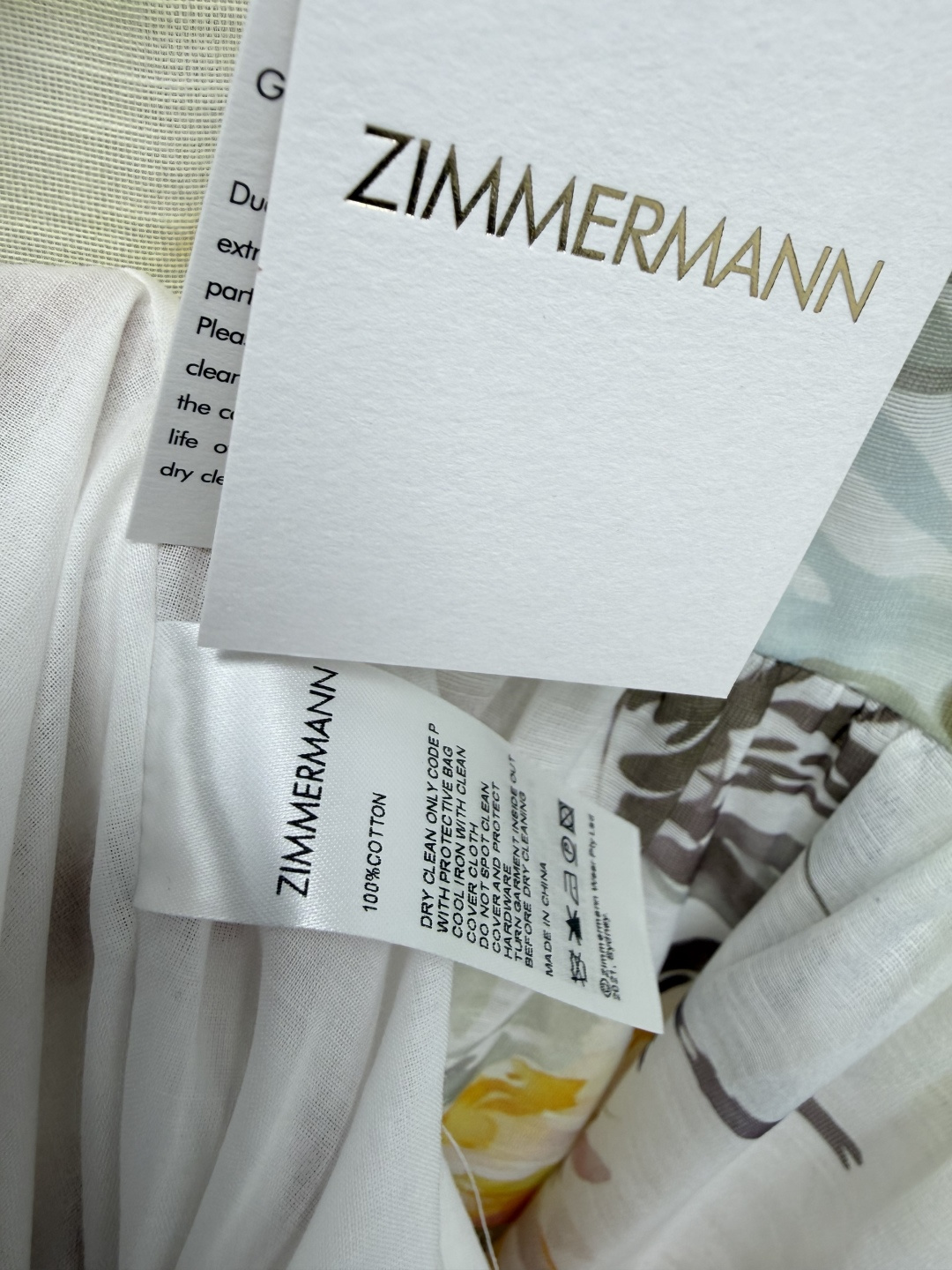 🔥🔥ZIMMERMAN*26新款水彩花卉吊带裙 以水彩晕染花卉印花为核心设计,黄、粉、绿调的晕染效果如同 🔥🔥ZIMMERMAN*26新款水彩花卉吊带裙 以水彩晕染花卉印花为核心设计,黄、粉、绿调的晕染效果如同