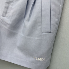 🔥🔥FEND*26新款花卉镂空套装 长袖上衣➕短裤的组合 衬衫采用V字翻领+落肩宽松版型,利落显瘦,搭配 🔥🔥FEND*26新款花卉镂空套装 长袖上衣➕短裤的组合 衬衫采用V字翻领+落肩宽松版型,利落显瘦,搭配