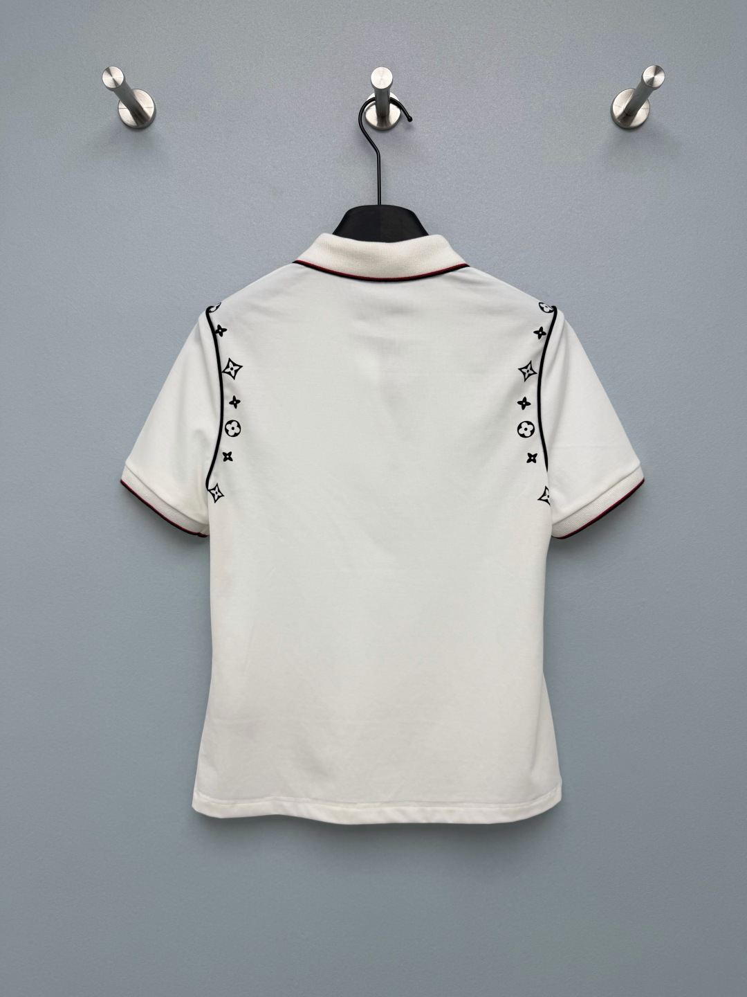 🔥🔥Louis Vuitto*26新款Monogram印花Polo衫 肩线位置的Monogram元素印花