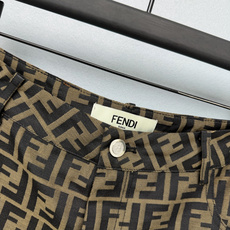🔥🔥FENDI*26新款老花连帽短袖外套+短裤套装,把经典老花玩了全新的夏日活力感!整套满印标志性双F老 🔥🔥FENDI*26新款老花连帽短袖外套+短裤套装,把经典老花玩了全新的夏日活力感!整套满印标志性双F老