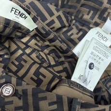 🔥🔥FENDI*26新款老花连帽短袖外套+短裤套装,把经典老花玩了全新的夏日活力感!整套满印标志性双F老 🔥🔥FENDI*26新款老花连帽短袖外套+短裤套装,把经典老花玩了全新的夏日活力感!整套满印标志性双F老