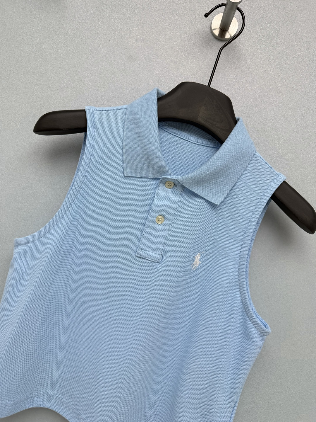 🔥🔥Ralph Laur*n 26新款无袖Polo短款背心上衣 左胸的骑马标刺绣，低调又有辨识度，是美式