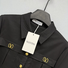 🔥🔥VLTN 26新款棉麻工装风衬衫连衣裙采用棉麻混纺肌理面料,自带细微亚麻纹理,透气抗皱,夏季穿着清爽 🔥🔥VLTN 26新款棉麻工装风衬衫连衣裙采用棉麻混纺肌理面料,自带细微亚麻纹理,透气抗皱,夏季穿着清爽
