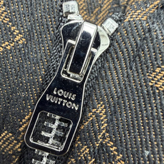 🔥🔥lou*26新款经典老花牛仔无袖连衣裙 丹宁牛仔面料上满印品牌标志性老花图案,辨识度拉满,自带复古 🔥🔥lou*26新款经典老花牛仔无袖连衣裙 丹宁牛仔面料上满印品牌标志性老花图案,辨识度拉满,自带复古
