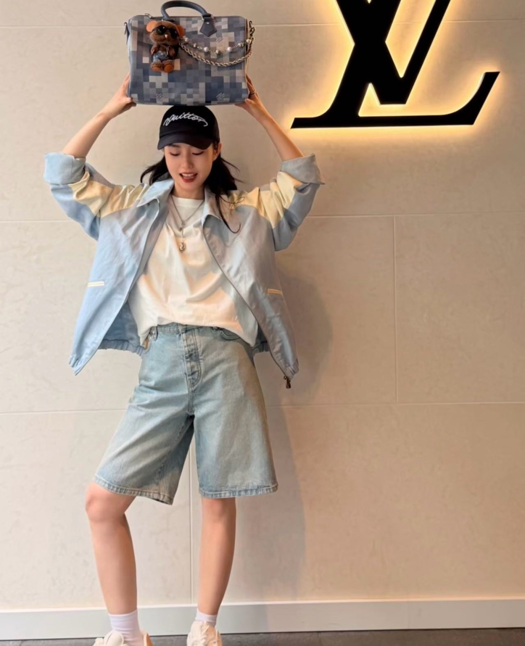 NO:903389,Model pictures,Louis Vuitton-clothing,louis vuitton,19860909模特图,路易威登-服装,louis vuitton,,Women's clothing
