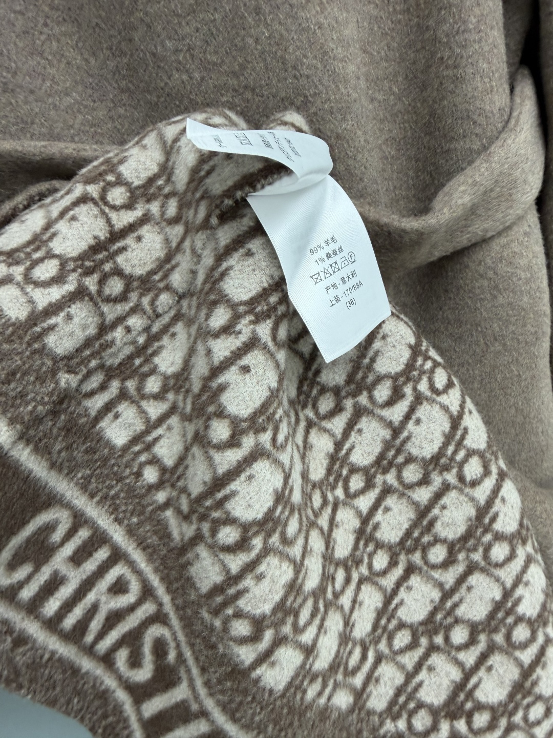 🔥🔥 Dio* 双面穿系带羊毛中长大衣 高品质羊毛双面呢,触感软糯厚实,保暖性佳,面料垂坠感优秀,手工包边工艺,质感高级 🔥🔥 Dio* 双面穿系带羊毛中长大衣 高品质羊毛双面呢,触感软糯厚实,保暖性佳,面料垂坠感优秀,手工包边工艺,质感高级