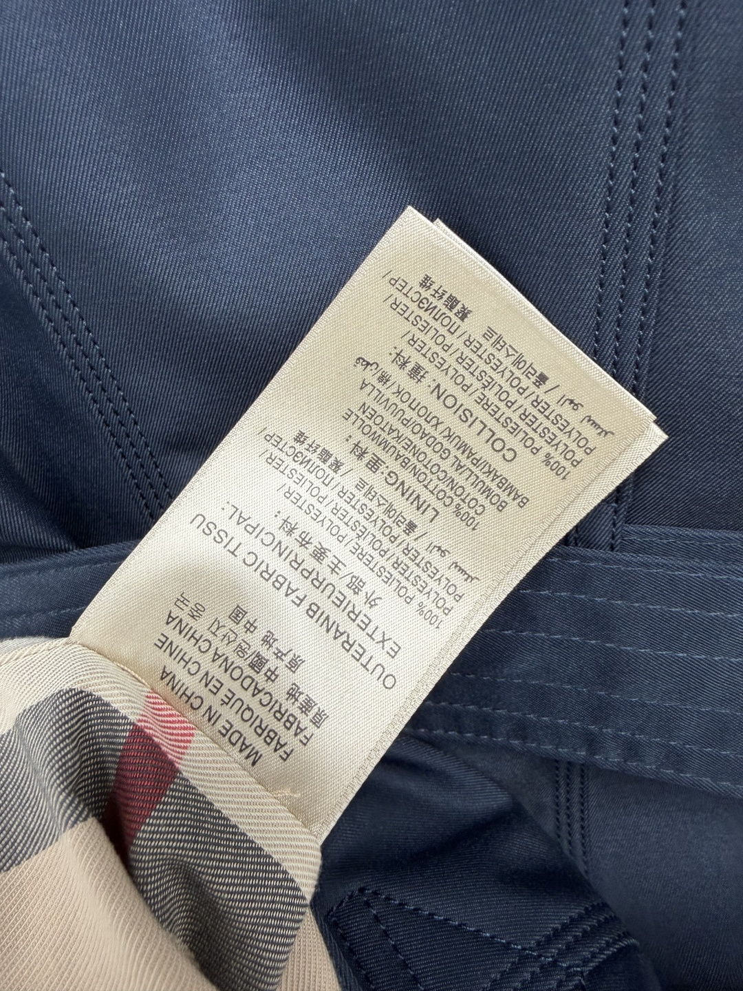 🔥🔥Bur*桑德琳短款切尔西版型女士风衣 高密度棉质嘎巴甸防水面料,具备防风防雨属性,布面挺括有型,表面哑光高级质感。翻 🔥🔥Bur*桑德琳短款切尔西版型女士风衣 高密度棉质嘎巴甸防水面料,具备防风防雨属性,布面挺括有型,表面哑光高级质感。翻