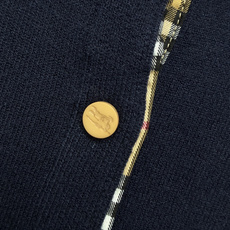 🔥🔥Bur* 经典圆领针织开衫 精细精梳羊毛混纺针织纱线,细腻软糯,透气亲肤,弹力适中,日常穿着舒适保暖。整体是很低调的 🔥🔥Bur* 经典圆领针织开衫 精细精梳羊毛混纺针织纱线,细腻软糯,透气亲肤,弹力适中,日常穿着舒适保暖。整体是很低调的