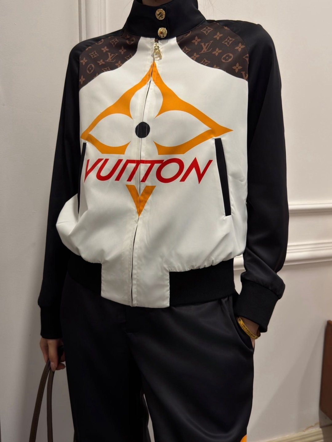 NO:951164,Model pictures,Louis Vuitton-clothing,louis vuitton,19860909模特图,路易威登-服装,louis vuitton,,Women's clothing