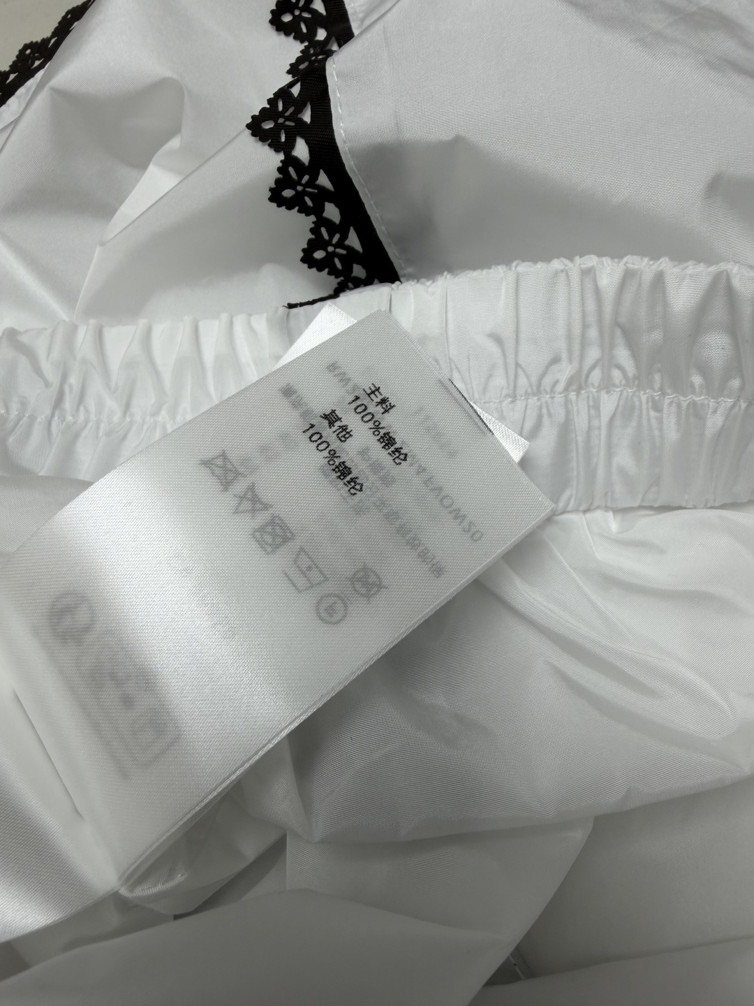 🔥🔥lou* 花边松紧腰阔腿短裤 轻薄哑光锦纶速干面料，顺滑轻盈，自带轻微防泼水效果，透气不闷汗，面料轻薄挺括。腰头整体