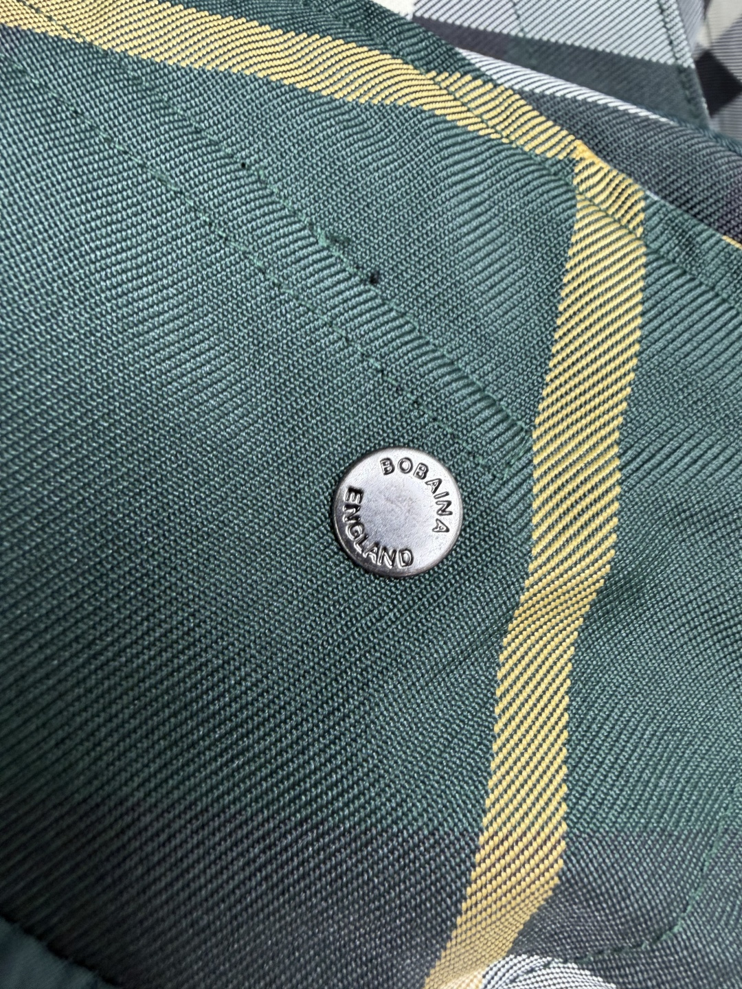 🔥🔥BUR*经典格纹连帽短款冲锋衣 防风防水梭织面料，挺括有型，兼顾实穿性与版型。经典格纹元素，辨识度高，复古氛围感强。