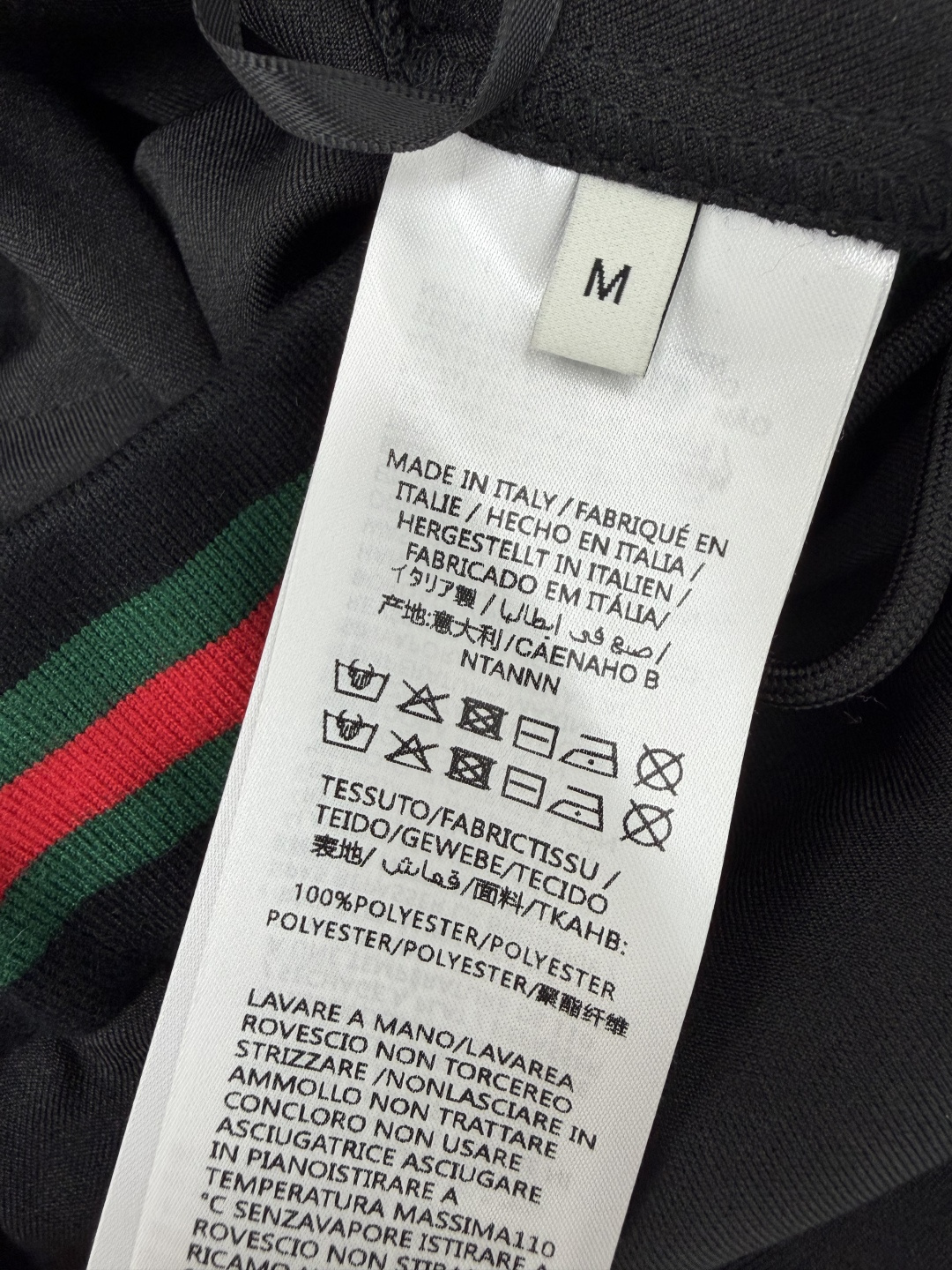 🔥🔥 Gu*织带阔腿休闲裤 垂顺斜纹面料，挺括不易皱，垂坠感好，上身轻盈利落。经典红绿织带腰头，品牌标志性元素，辨识度拉