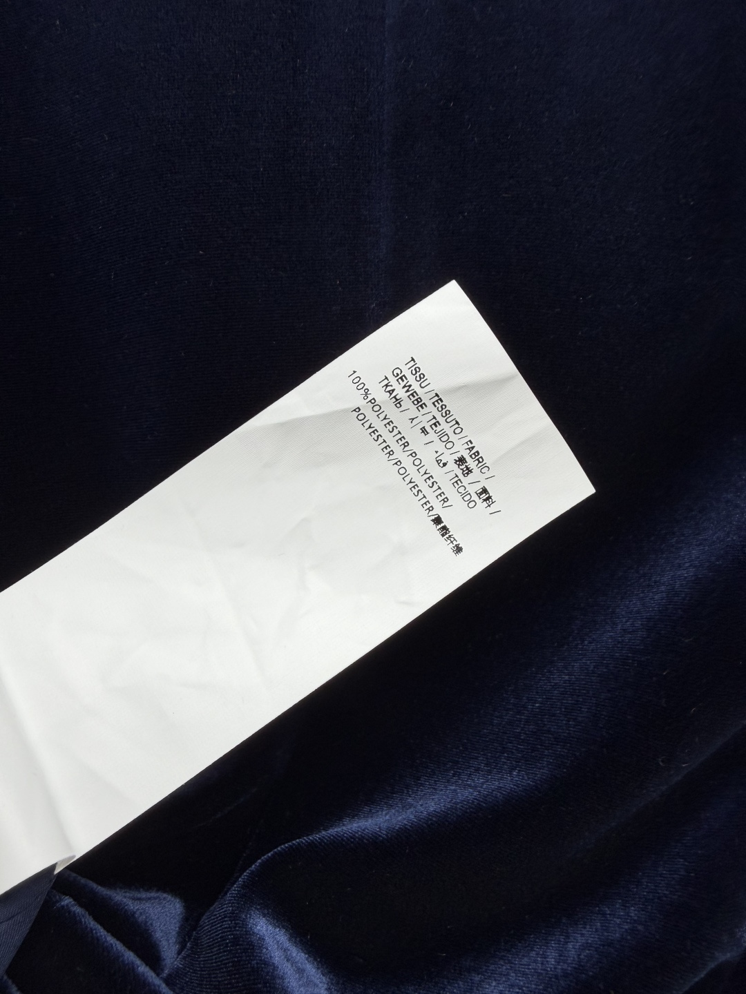 🔥🔥 YSL*丝绒短外套+高腰短裤套装 精选金丝绒面料,绒面密实,光线之下流动柔和光泽,复古轻奢氛围感拉满。领边、门襟做 🔥🔥 YSL*丝绒短外套+高腰短裤套装 精选金丝绒面料,绒面密实,光线之下流动柔和光泽,复古轻奢氛围感拉满。领边、门襟做