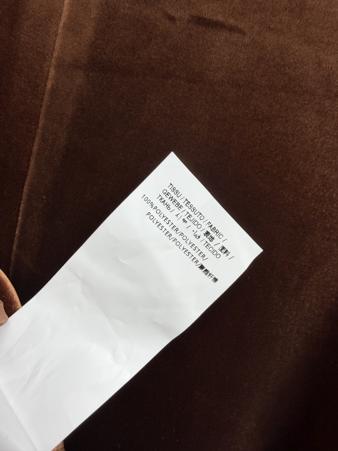 🔥🔥 YSL*丝绒短外套+高腰短裤套装 精选金丝绒面料,绒面密实,光线之下流动柔和光泽,复古轻奢氛围感拉满。领边、门襟做 🔥🔥 YSL*丝绒短外套+高腰短裤套装 精选金丝绒面料,绒面密实,光线之下流动柔和光泽,复古轻奢氛围感拉满。领边、门襟做
