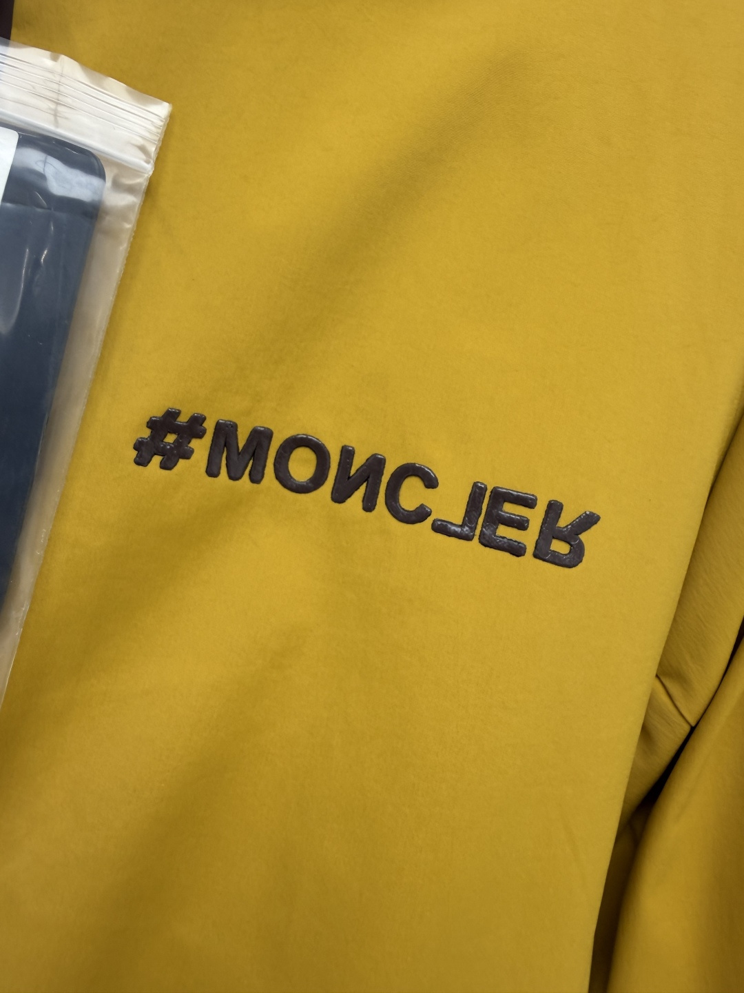 🔥🔥 Mon*收腰连帽滑雪羽绒服 户外高机能防水防风科技面料，防泼水面料，内里锁温羽绒填充，抗寒透气。可拆卸调节式棕色机