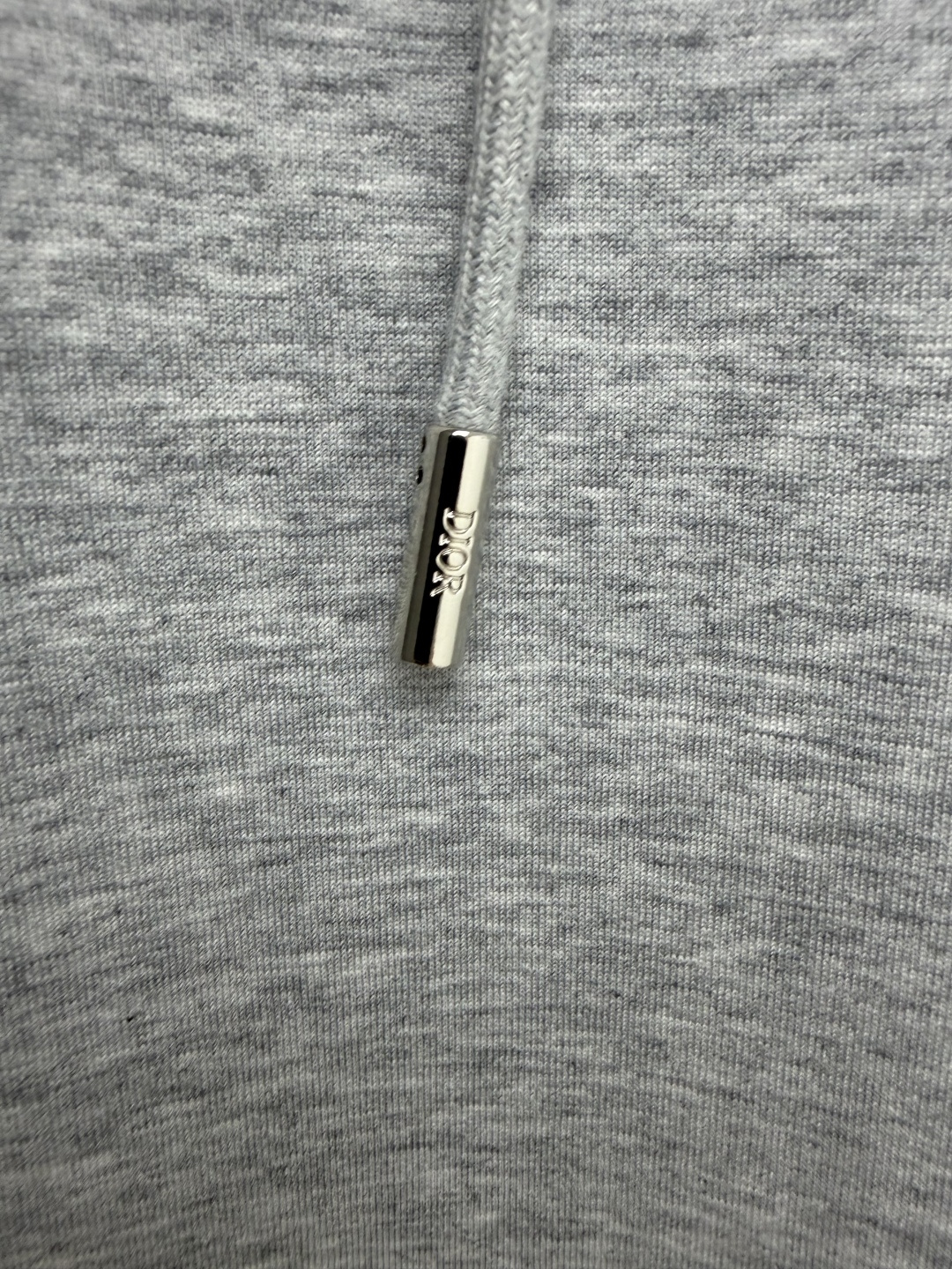 🔥🔥Dio* 蝴蝶结刺绣短款卫衣微喇裤两件套 优质针织卫衣面料，厚实抗皱、亲肤透气，日常好打理。前后同版型成套设计，省去