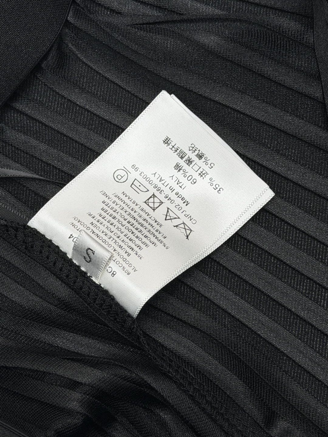 🔥🔥Dio* 高腰垂感定型百褶长款半身裙 高垂感定型面料，百褶持久不变形。弹力宽边松紧腰，不勒肤，包容各种腰围，高腰优化