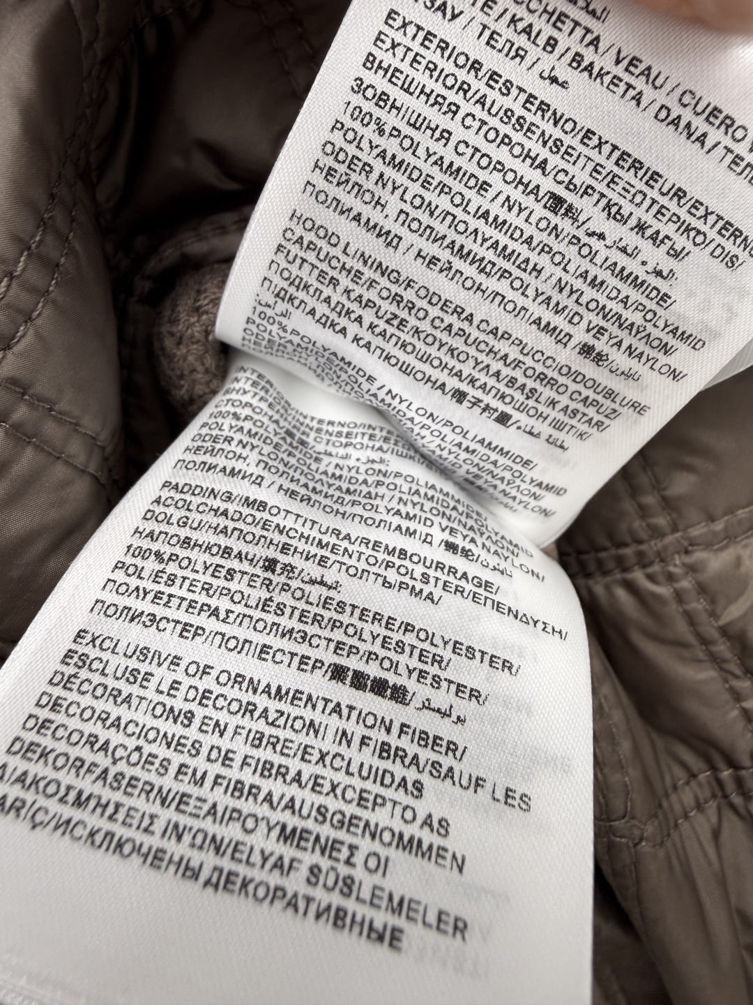 🔥🔥moncle*新款斗蓬款棉衣外套 经典方格绗缝,均匀锁棉,版型利落不鼓包,视觉简约高级,不容易显臃肿。自带可调节抽绳 🔥🔥moncle*新款斗蓬款棉衣外套 经典方格绗缝,均匀锁棉,版型利落不鼓包,视觉简约高级,不容易显臃肿。自带可调节抽绳