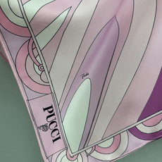🔥🔥PUCCI*新款艺术印花斗篷阔腿裤两件套套装 甄选亮泽顺滑的缎面仿真丝面料。上衣采用斗篷式不规则丝巾剪裁,船型圆领, 🔥🔥PUCCI*新款艺术印花斗篷阔腿裤两件套套装 甄选亮泽顺滑的缎面仿真丝面料。上衣采用斗篷式不规则丝巾剪裁,船型圆领,