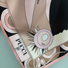 🔥🔥PUCCI*新款艺术印花斗篷阔腿裤两件套套装 甄选亮泽顺滑的缎面仿真丝面料。上衣采用斗篷式不规则丝巾剪裁,船型圆领, 🔥🔥PUCCI*新款艺术印花斗篷阔腿裤两件套套装 甄选亮泽顺滑的缎面仿真丝面料。上衣采用斗篷式不规则丝巾剪裁,船型圆领,